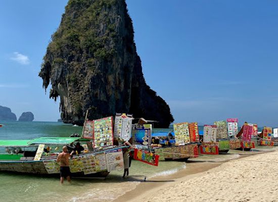 thailand/andaman-coast/attraction/wat-tham-suea