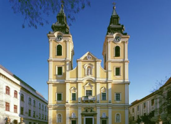 hungary/debrecen/attraction/st-anne-s-cathedral