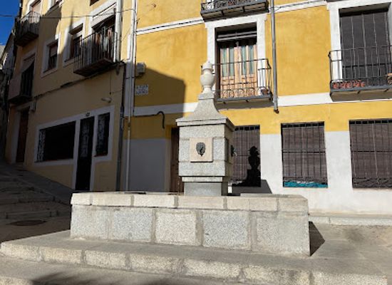 spain/cuenca/attraction/fuente-de-santo-domingo