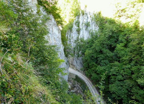 romania/buila-vanturarita-national-park/attraction/bat-s-cave
