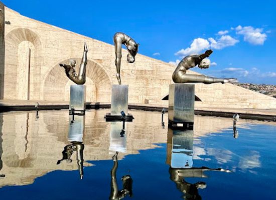 armenia/armavir/attraction/visitor-sculpture
