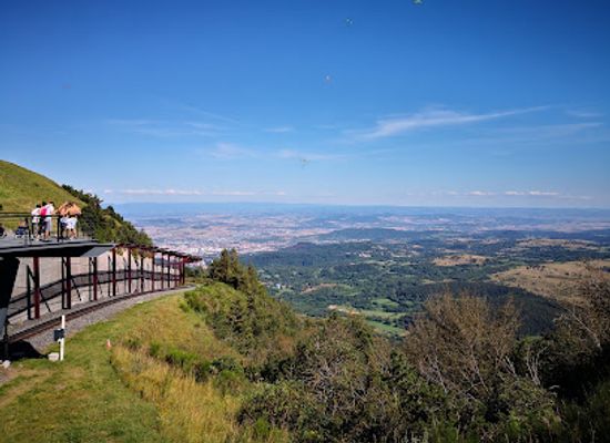 france/auvergne-volcanoes/attraction/parc-naturel-regional-des-volcans-d-auvergne