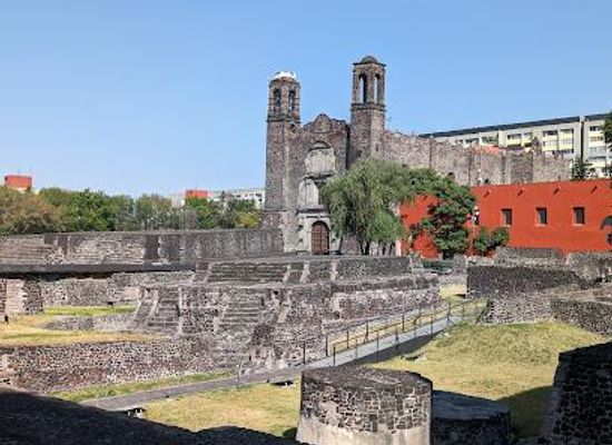 mexico/mexico-city/attraction/plaza-de-las-tres-culturas