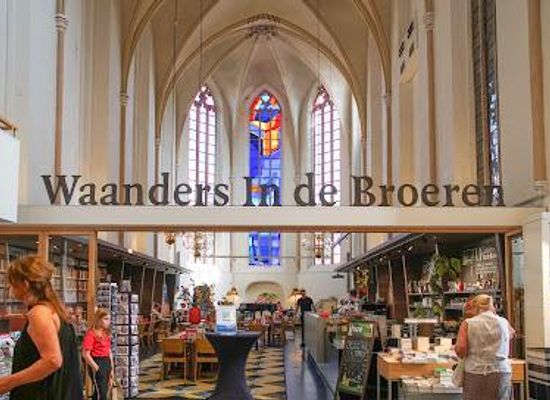 netherlands/zwolle/attraction/van-der-velde-books-zwolle