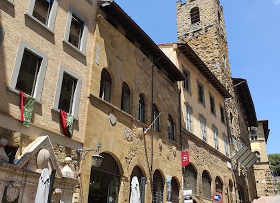 italy/arezzo/attraction/fondazione-ivan-bruschi-casa-museo-dell-antiquariato-ivan-bruschi