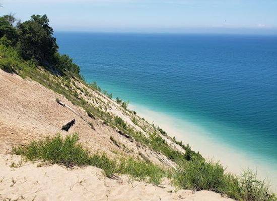 michigan/sleeping-bear-dunes-national-lakeshore/attraction/sleeping-bear-dunes-national-lakeshore-ranger-station