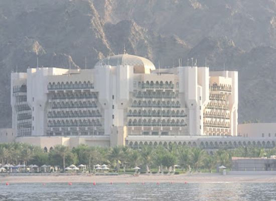 oman/muscat-governorate/attraction/oman-muscat-dolphin-watching-snorkeling