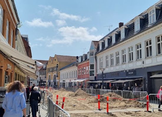 denmark/hillerod/attraction/slotsgade