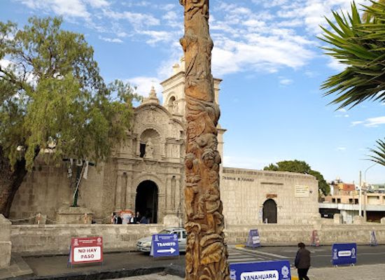 peru/arequipa/yanahuara/attraction/totem-arequipa-peru