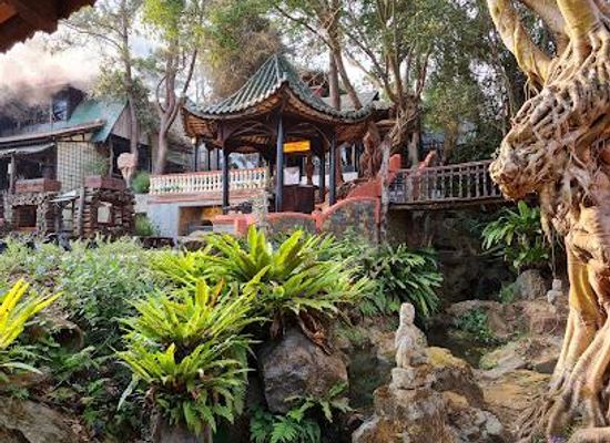 vietnam/dalat/attraction/xq-historical-village