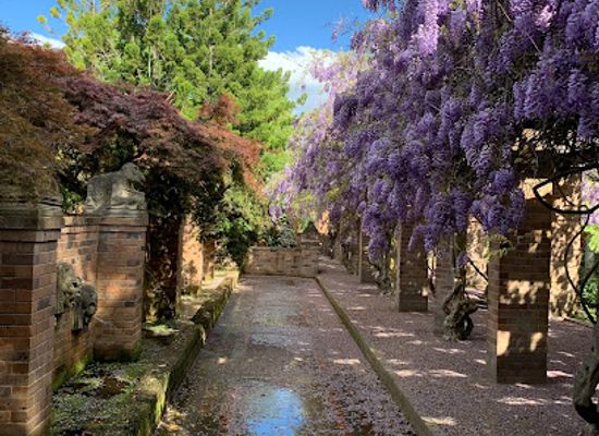 australia/central-coast/attraction/paradise-botanical-gardens