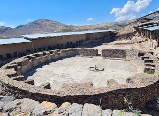 peru/huancavelica/attraction/centro-arqueologico-wari