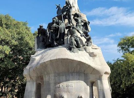 spain/barcelona/attraction/placa-de-tetuan