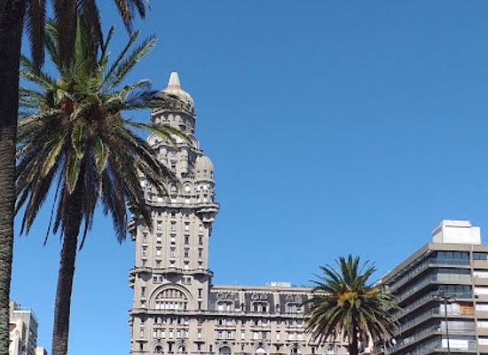 uruguay/montevideo/ciudad-vieja/attraction/palacio-estevez-museo-de-la-casa-de-gobierno