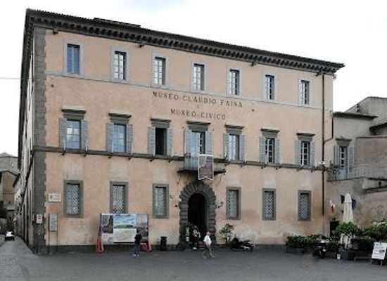 italy/orvieto/attraction/etruscan-museum-claudio-faina
