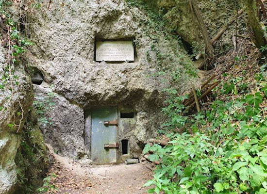 italy/emilia-romagna/attraction/grotta-della-spipola