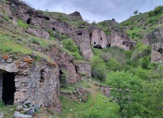 armenia/tatev-monastery/attraction/khndzoresk