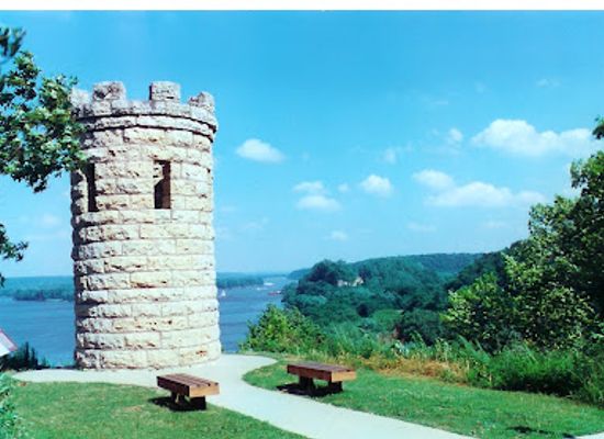 iowa/dubuque/attraction/julien-dubuque-monument