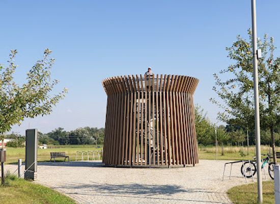 czechia/south-moravia/attraction/vyhlidkova-vez-lednicka-kolonada