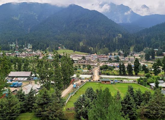 india/pahalgam/attraction/betab-valley-chandanwari-pahalgam-j-k