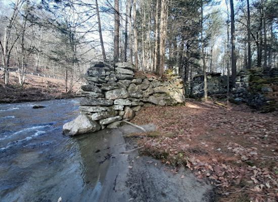 massachusetts/berkshires/attraction/lower-carroll-mill-trailhead