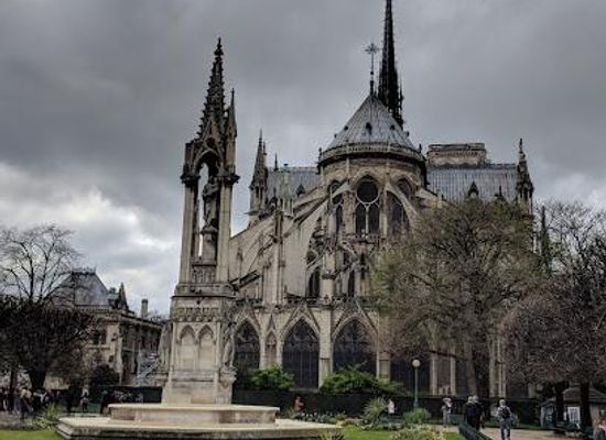 france/paris/attraction/square-jean-xxiii
