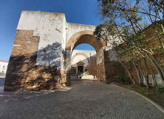 portugal/faro/attraction/arco-do-repouso