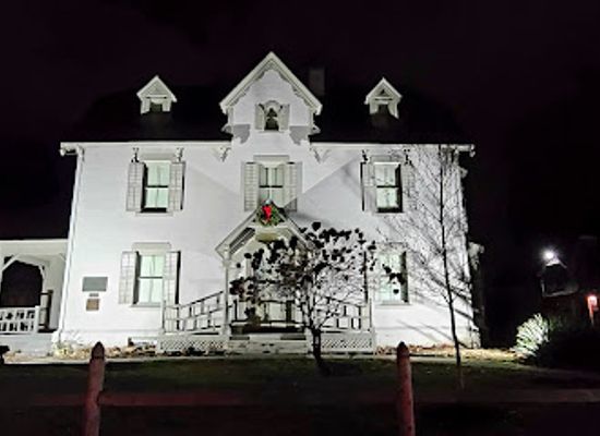 connecticut/ski-sundown/attraction/harriet-beecher-stowe-center