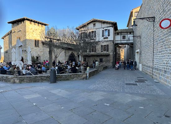 spain/pamplona/attraction/ronda-del-obispo-barbazan
