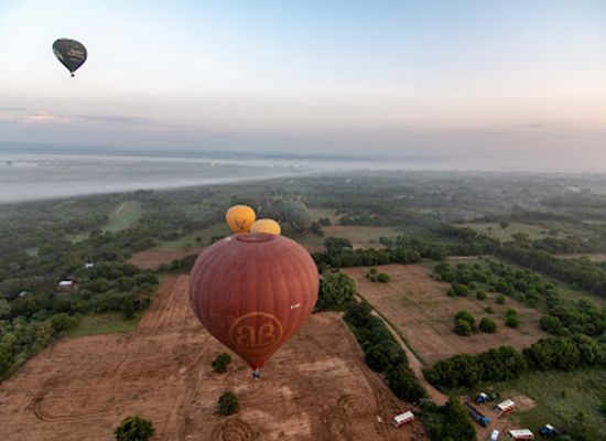 myanmar-burma/kyaiktiyo/attraction/balloons-over-bagan