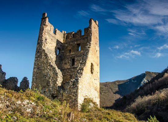 france/pyrenees/attraction/chateau-de-miglos