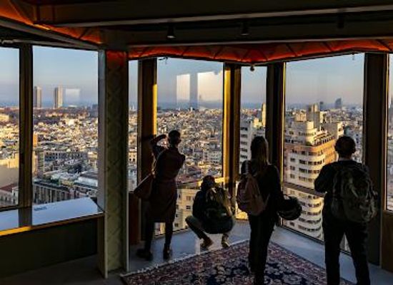 spain/barcelona/attraction/unlimited-barcelona-mirador-urbano-360o
