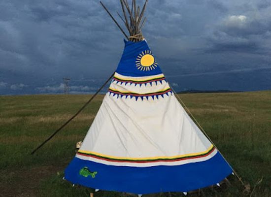 wyoming/devils-tower-national-monument/attraction/devils-tower-tipi-camping