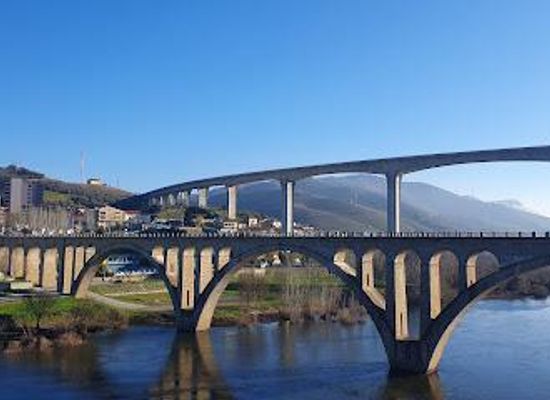portugal/lamego/attraction/ponte-rodoviaria-da-regua