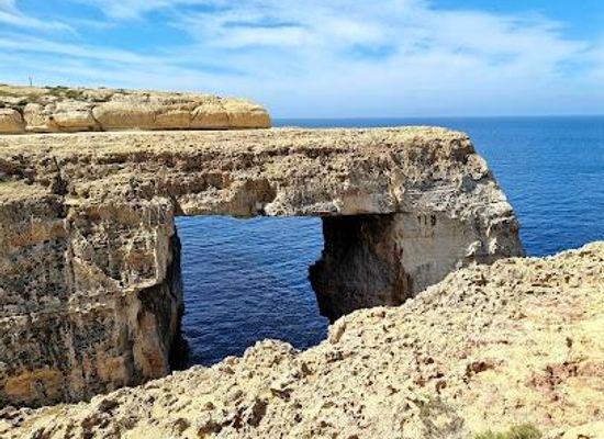 malta/marsalforn/attraction/wied-il-mielah-window