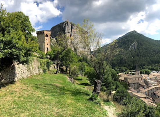 france/provence/attraction/la-tour-pentagonale