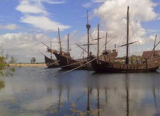 spain/huelva/attraction/muelle-de-las-carabelas