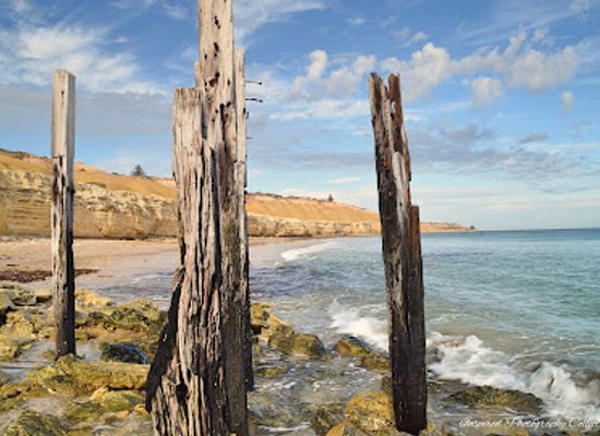 australia/fleurieu-peninsula/attraction/port-willunga-jetty-pylons
