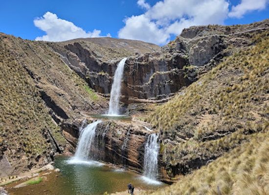 peru/junin/attraction/waterfall-carispaccha
