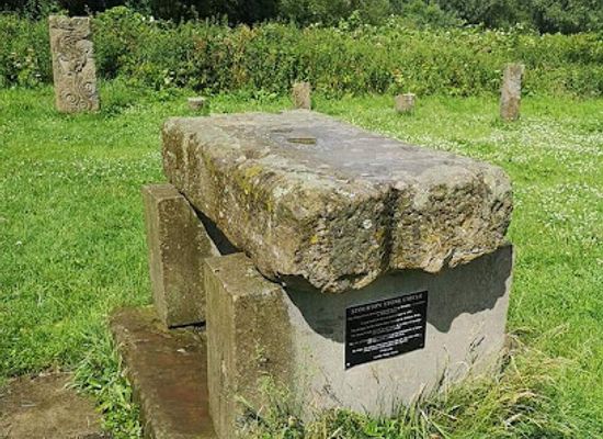 united-kingdom/leeds/attraction/stourton-stone-circle
