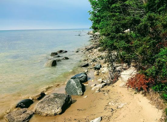 michigan/southeast-michigan/attraction/beaver-head-lighthouse
