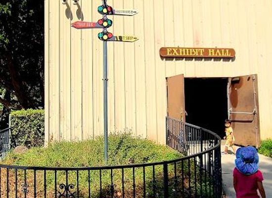 california/los-angeles-county/attraction/travel-town-gift-shop
