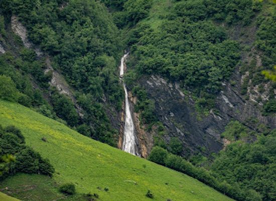 georgia/gudauri/attraction/waterfall