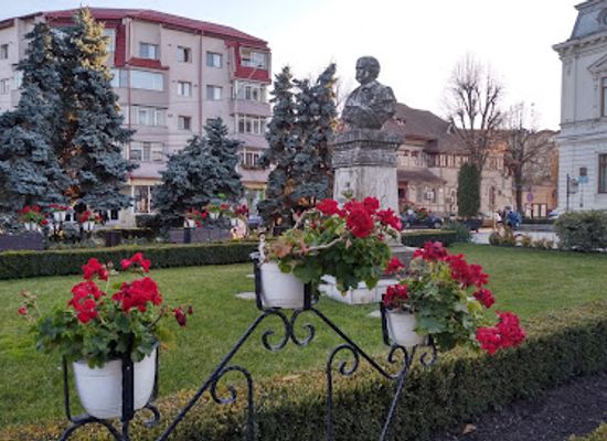 romania/dambovita/attraction/monument-ion-heliade-radulescu