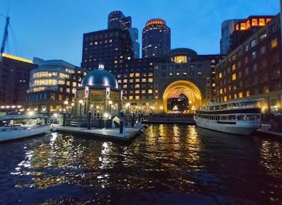 massachusetts/boston/attraction/boston-harbor-city-cruises-seaport-commonwealth-pier