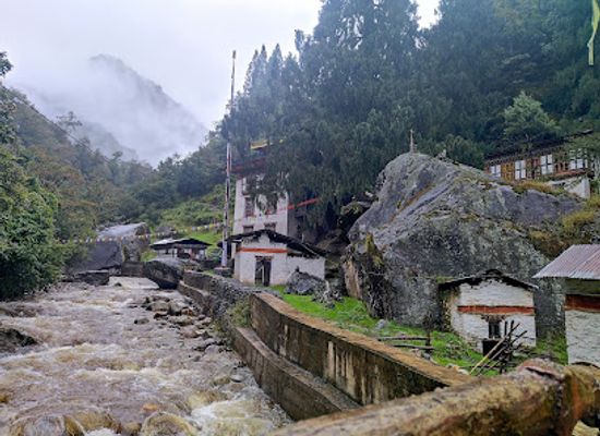 bhutan/tashiyangtse/attraction/dechen-phodrang