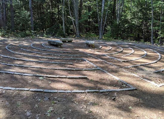 maine/brunswick/attraction/labyrinth-in-the-woods