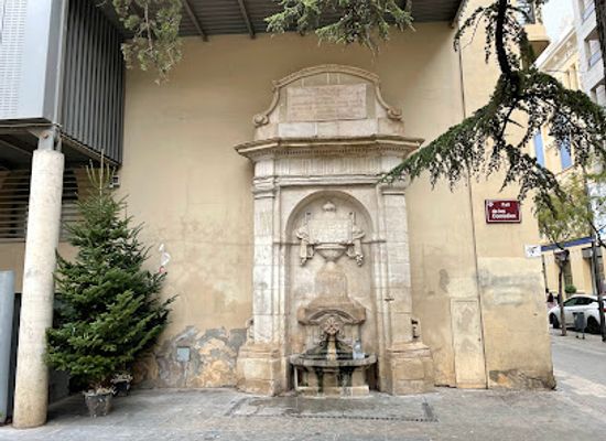spain/lleida/attraction/casa-dels-gegants