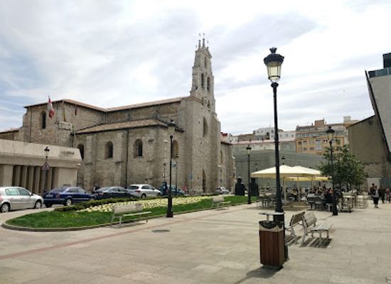 spain/burgos/attraction/gigantillos-y-gigantones