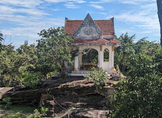 cambodia/preah-vihear/attraction/pha-mor-e-daeng